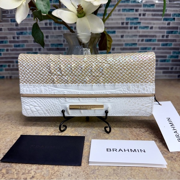 NWT Brahmin Ady Sea Salt White Colada wallet - Picture 1 of 3